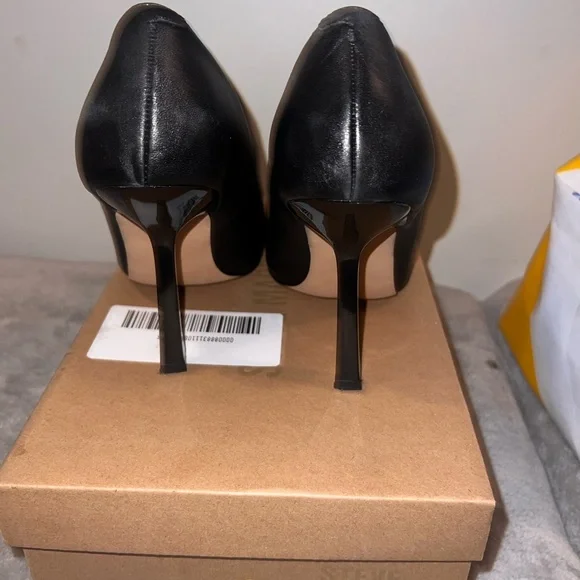 Steve Madden Black Pointed Toe Heels - Picture 5 of 7